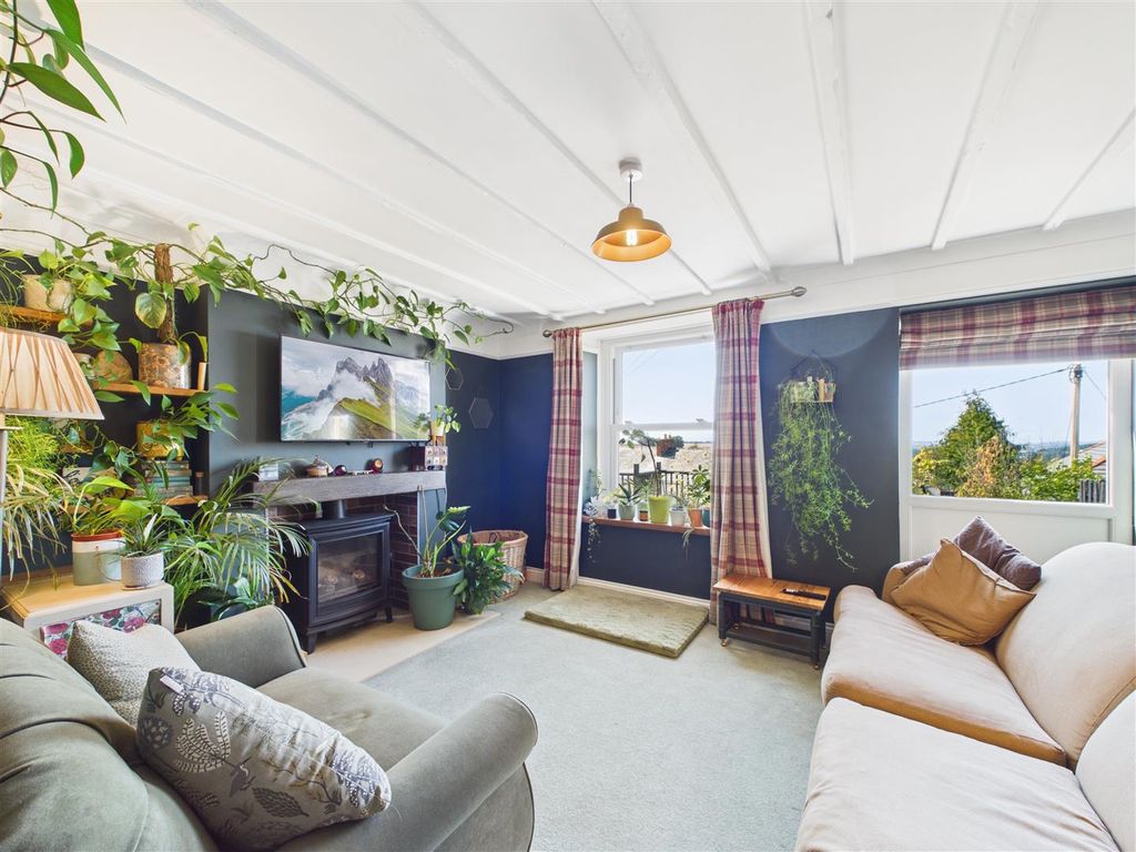 Property photo 3 of 33
