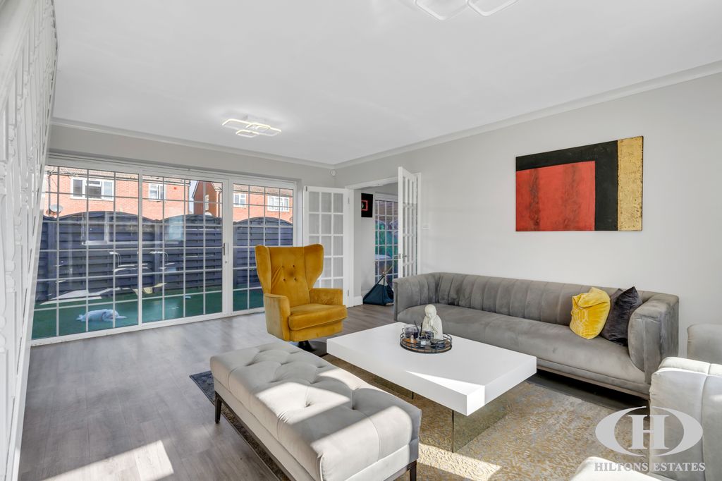 Property photo 2 of 22