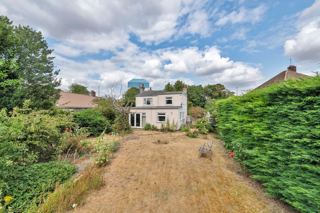 Property photo 3 of 14