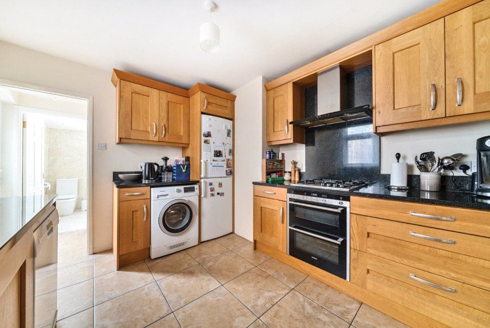 Property photo 2 of 17 Picture No. 12