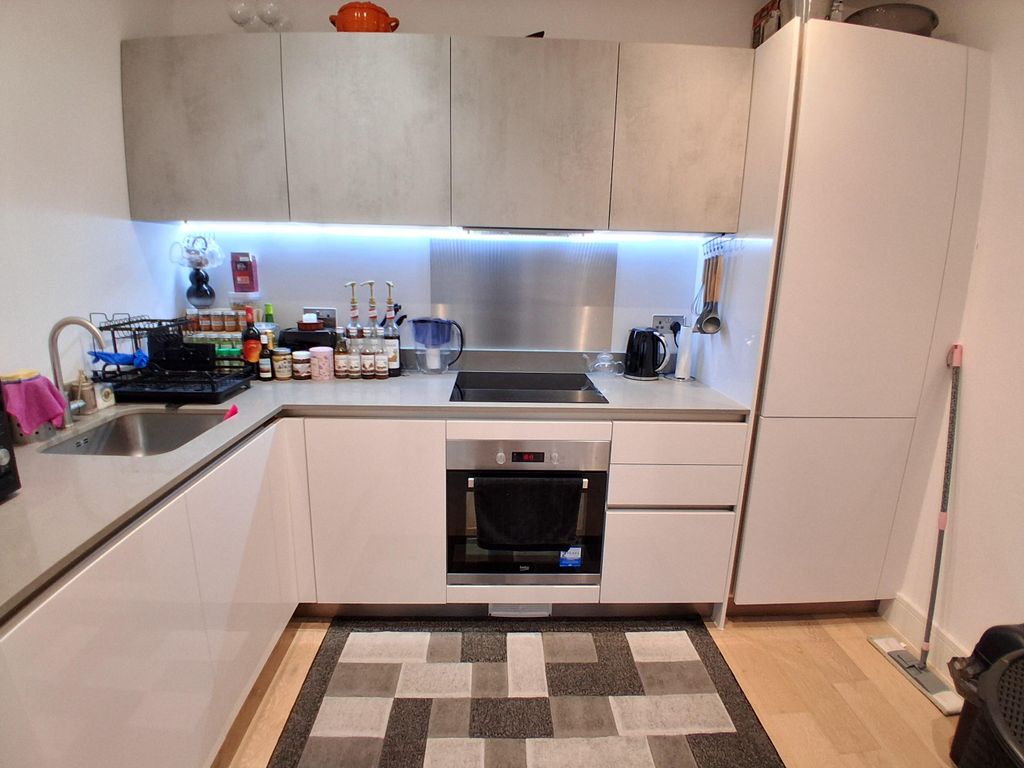 Property photo 1 of 7 Kitchen