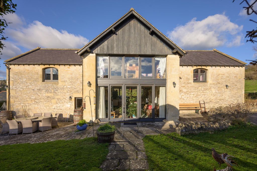 Property photo 3 of 32 Image