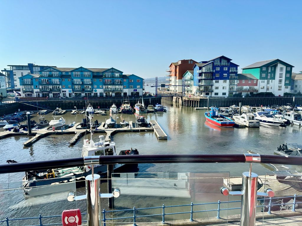 Property photo 2 of 31