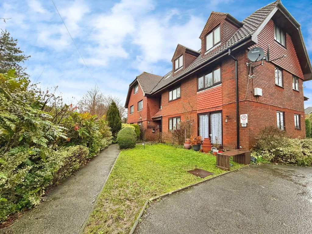 Property photo 2 of 8