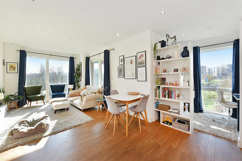 Property photo 3 of 6 6 Kennington Court (1).Jpg