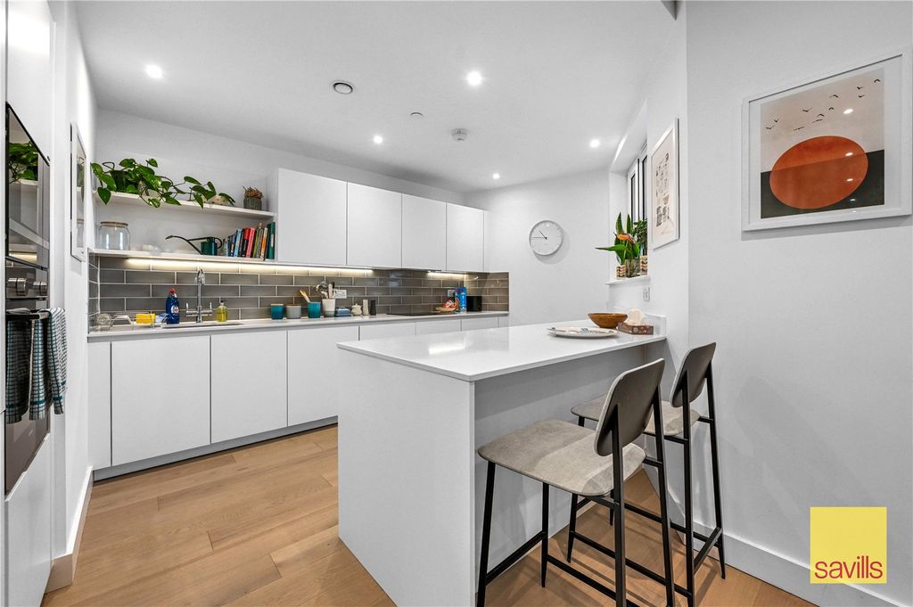 Property photo 2 of 18 Kitchen