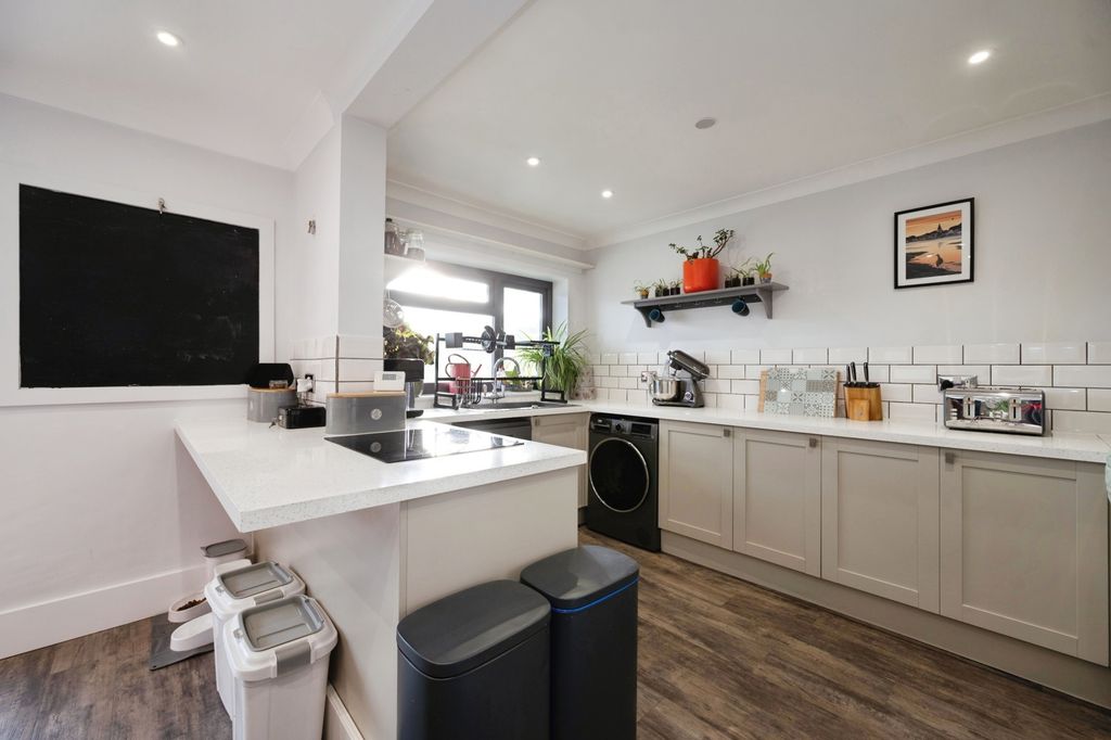 Property photo 3 of 17 Photo