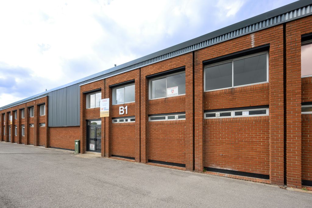 Property photo 2 of 7 Unit B1 &amp; B2 Hambridge Road 18.Jpg