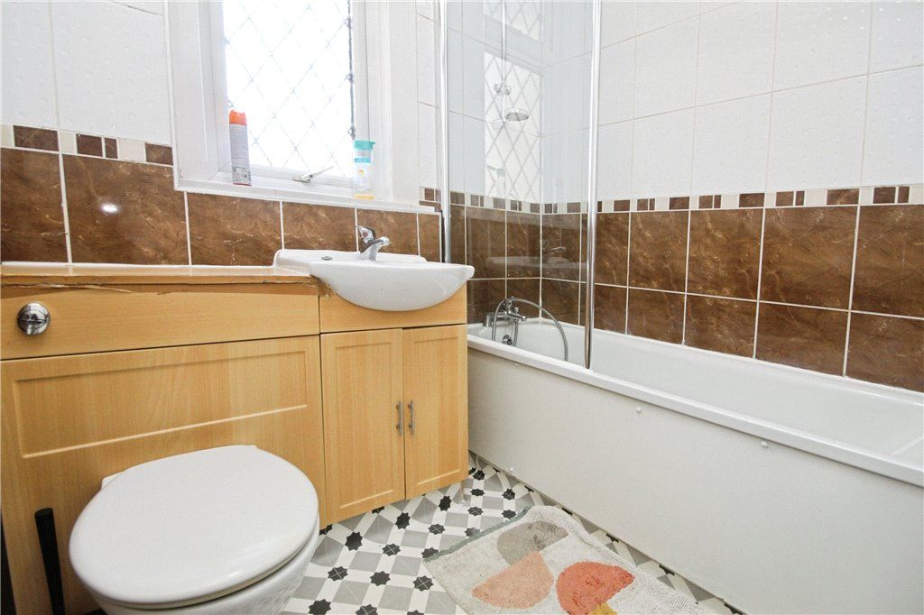 Property photo 3 of 6 Bathroom