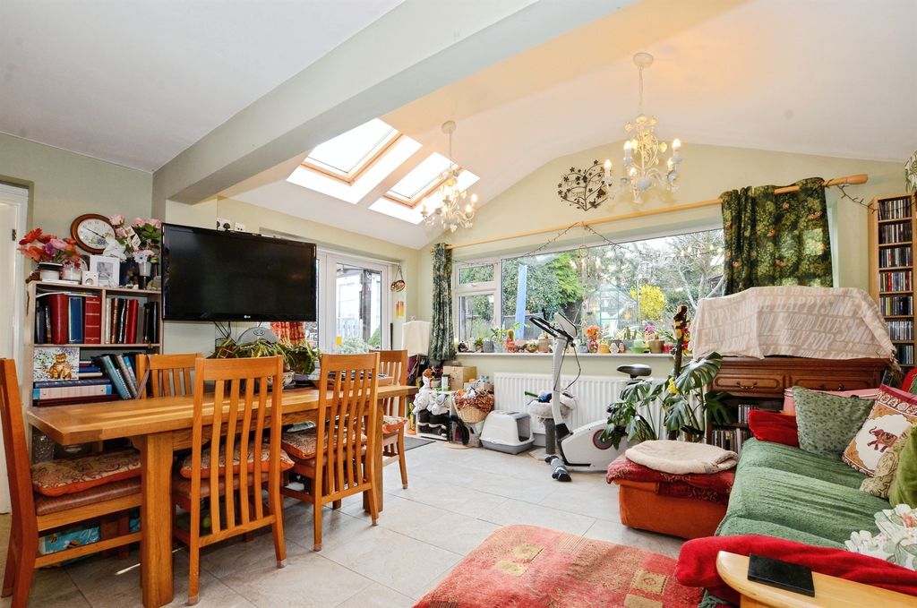 Property photo 3 of 19