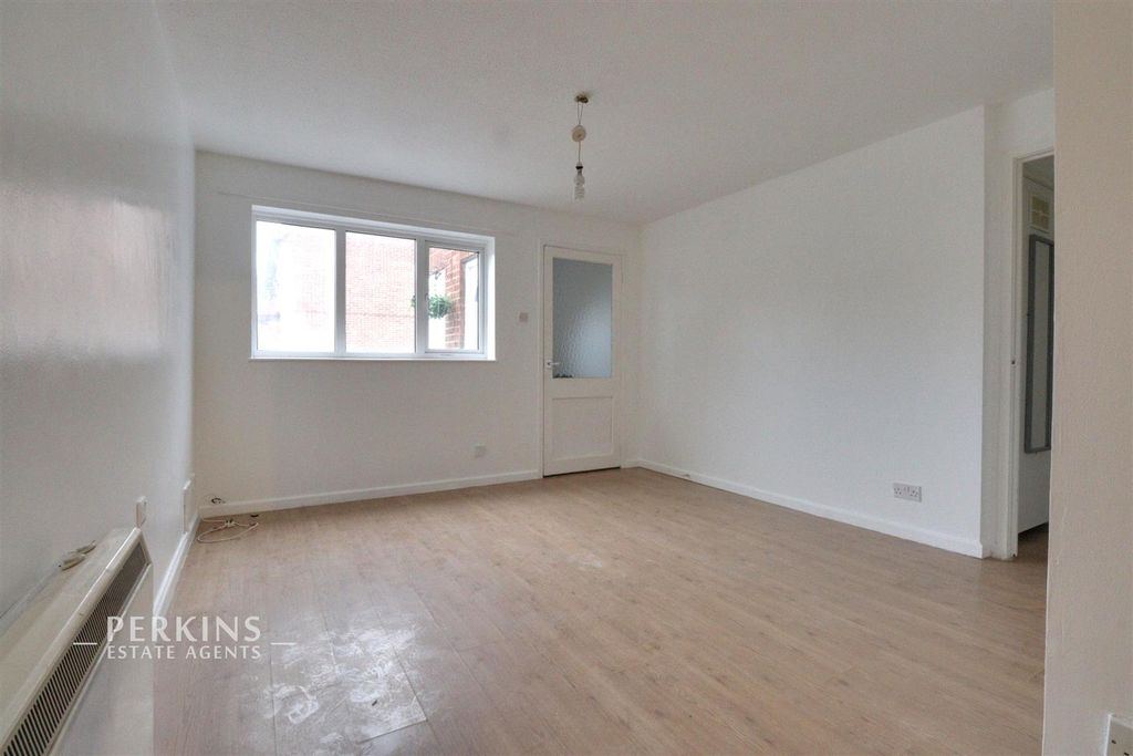 Property photo 1 of 5 L.Jpg