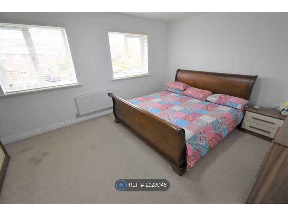 Property photo 3 of 10 Master Beroom1