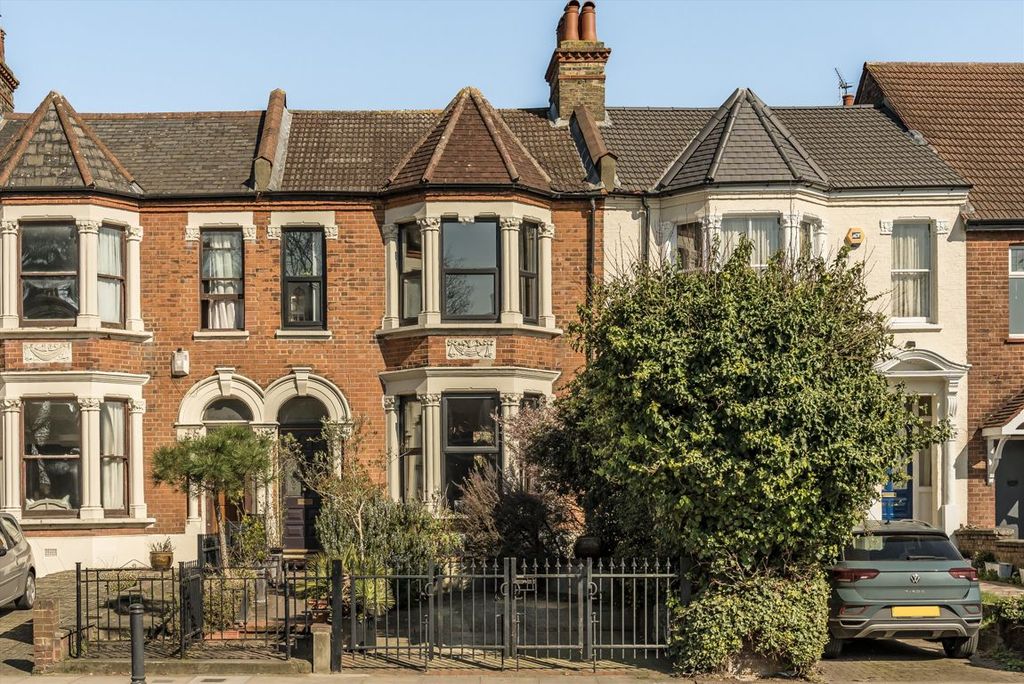 Property photo 1 of 11