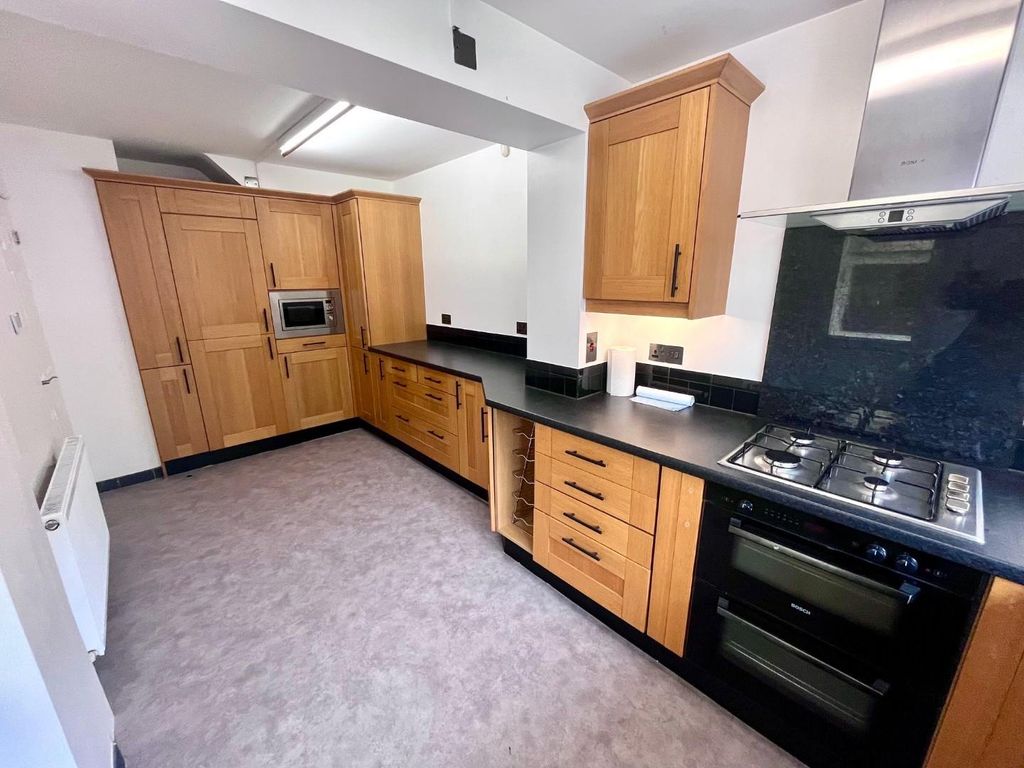 Property photo 3 of 15 Kithcen 1.Jpg