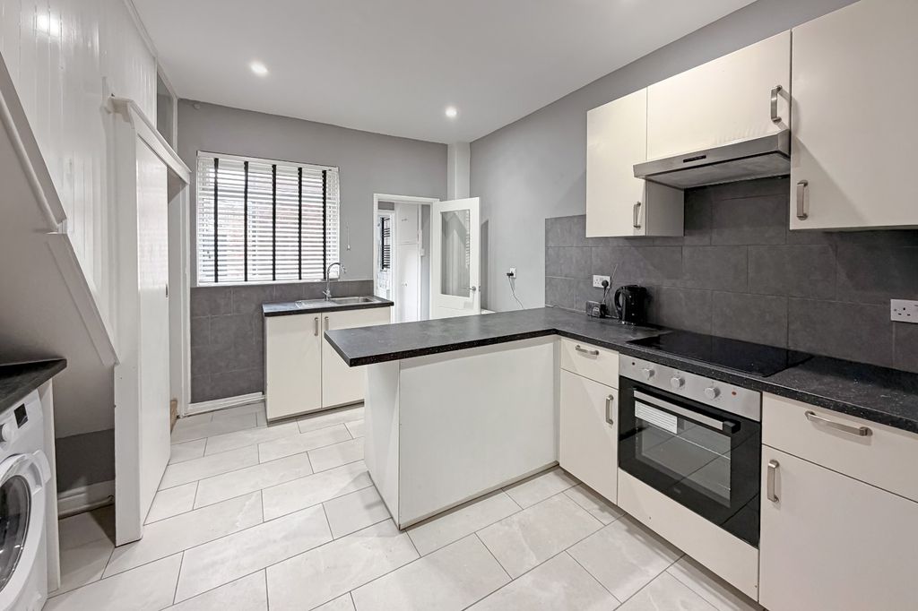 Property photo 2 of 6 Picture 2