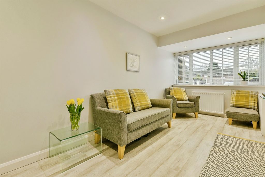 Additional image 9 of 4 bed terraced house for saleGlovers Close, Hertford SG13