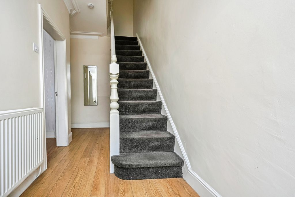 Property photo 2 of 16 Photo