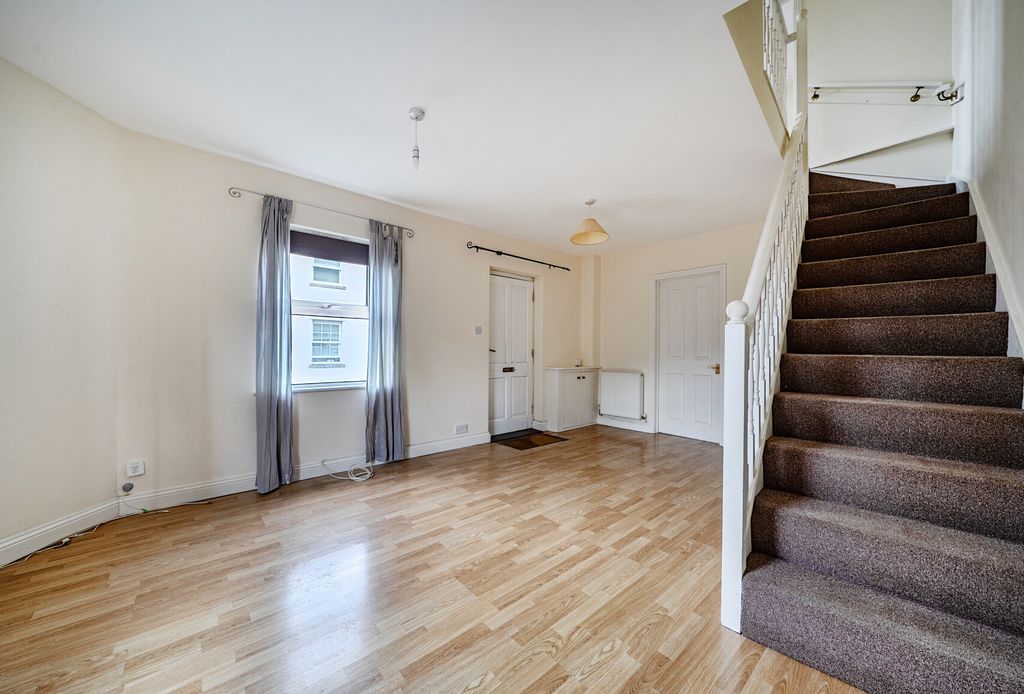 Property photo 3 of 9 1472266-5-6A20010...