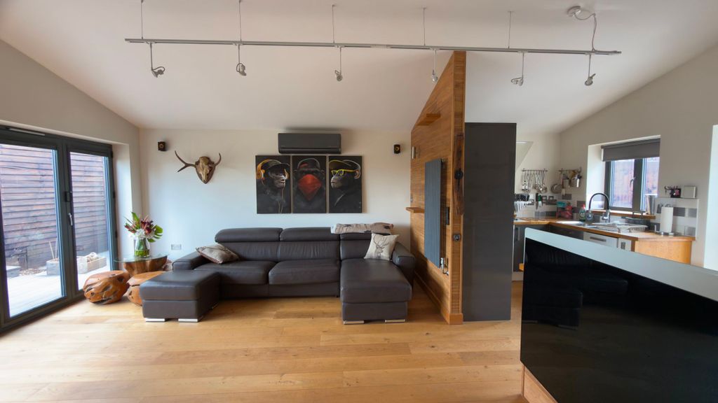 Property photo 1 of 22