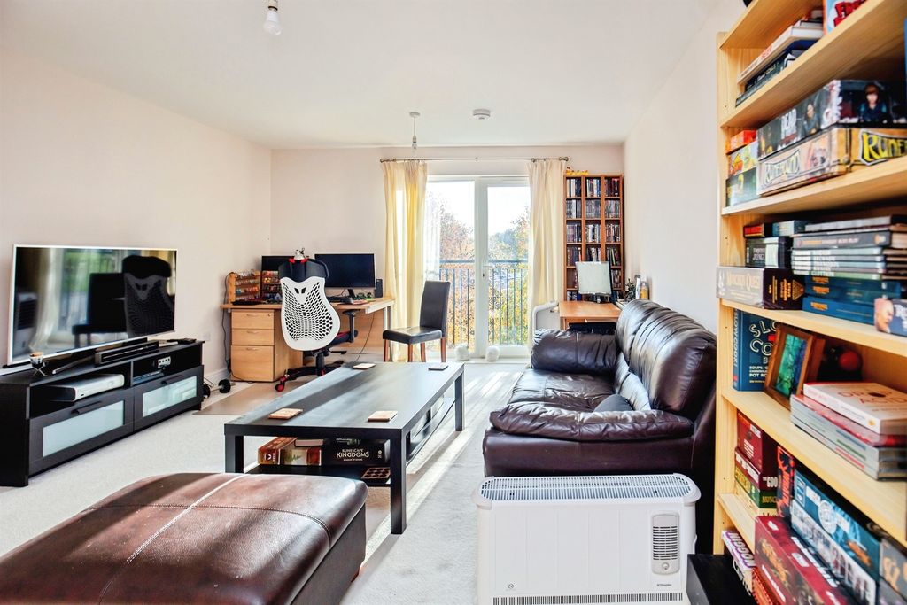 Property photo 3 of 17