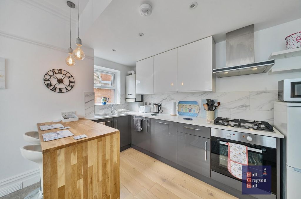 Property photo 2 of 20 7c7E64F8-A3c2-495E-Bf27-3Aef00F0E2F1.Jpg