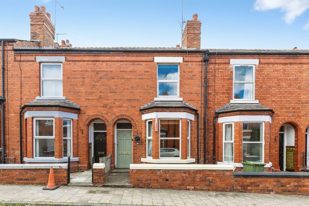 Property photo 1 of 17