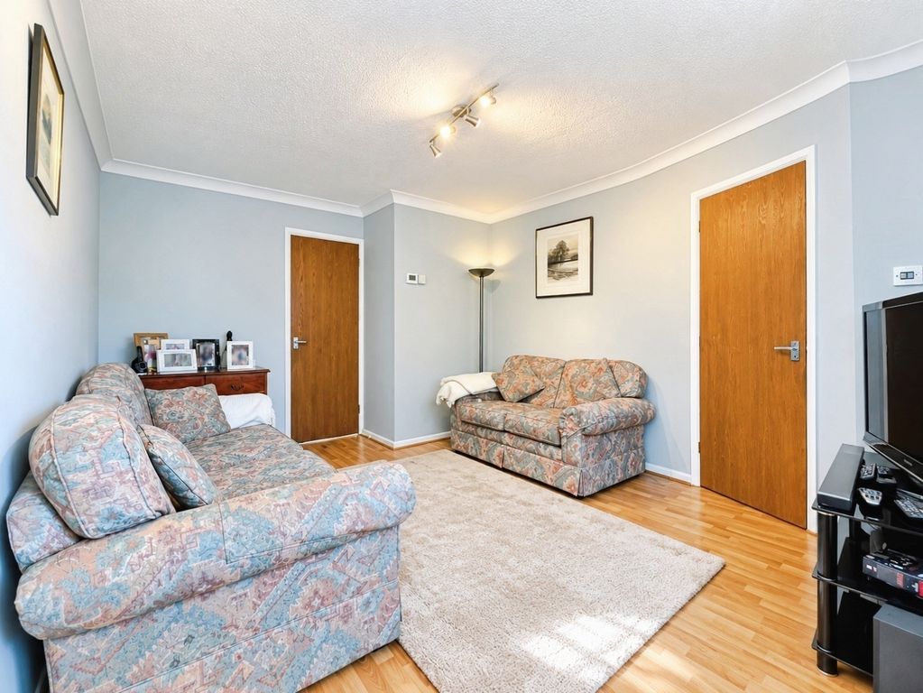 Property photo 3 of 10 Pbox-Img.Png