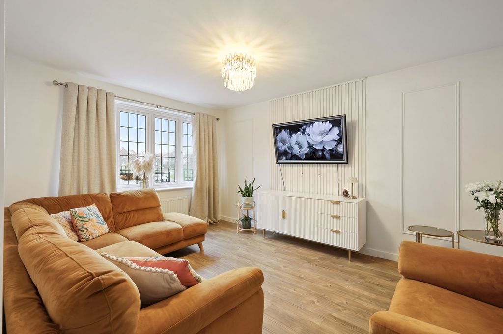 Property photo 3 of 26