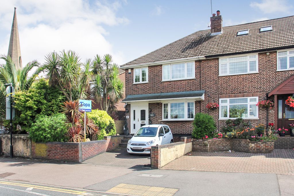 Property photo 1 of 19 External Front