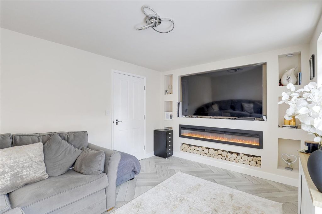 Property photo 3 of 23