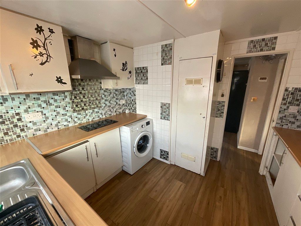 Property photo 1 of 5 Kitchen