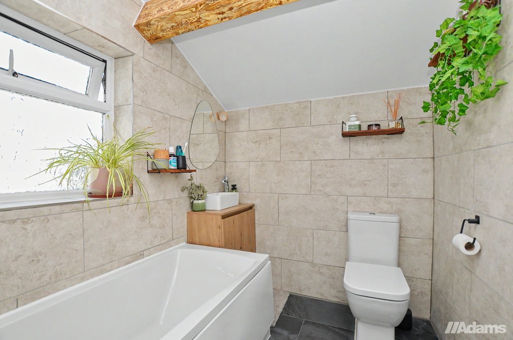 Property photo 2 of 25