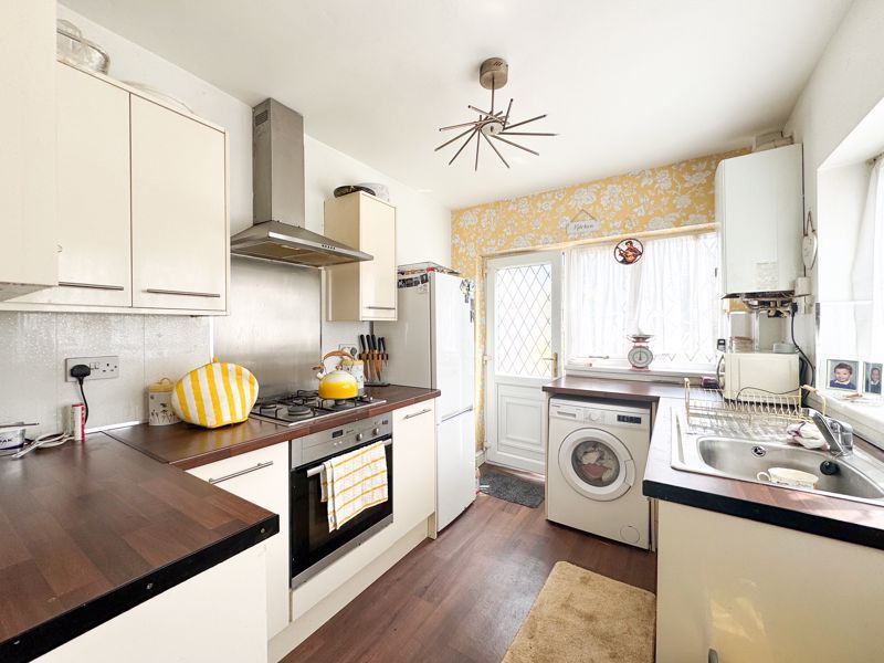 Property photo 2 of 17 Kitchen