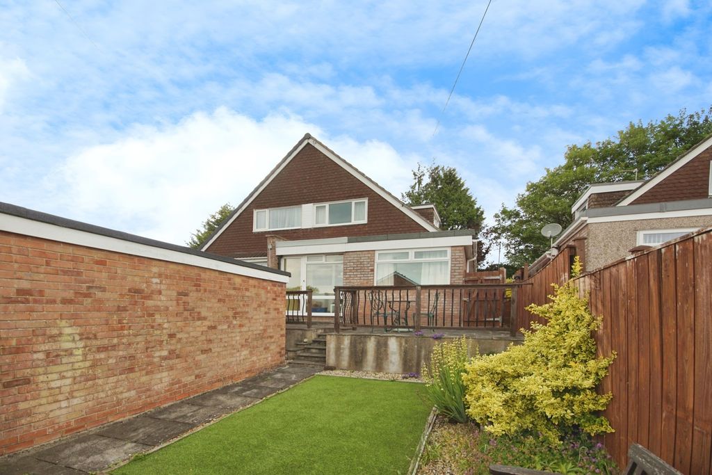 Property photo 2 of 17 Photo
