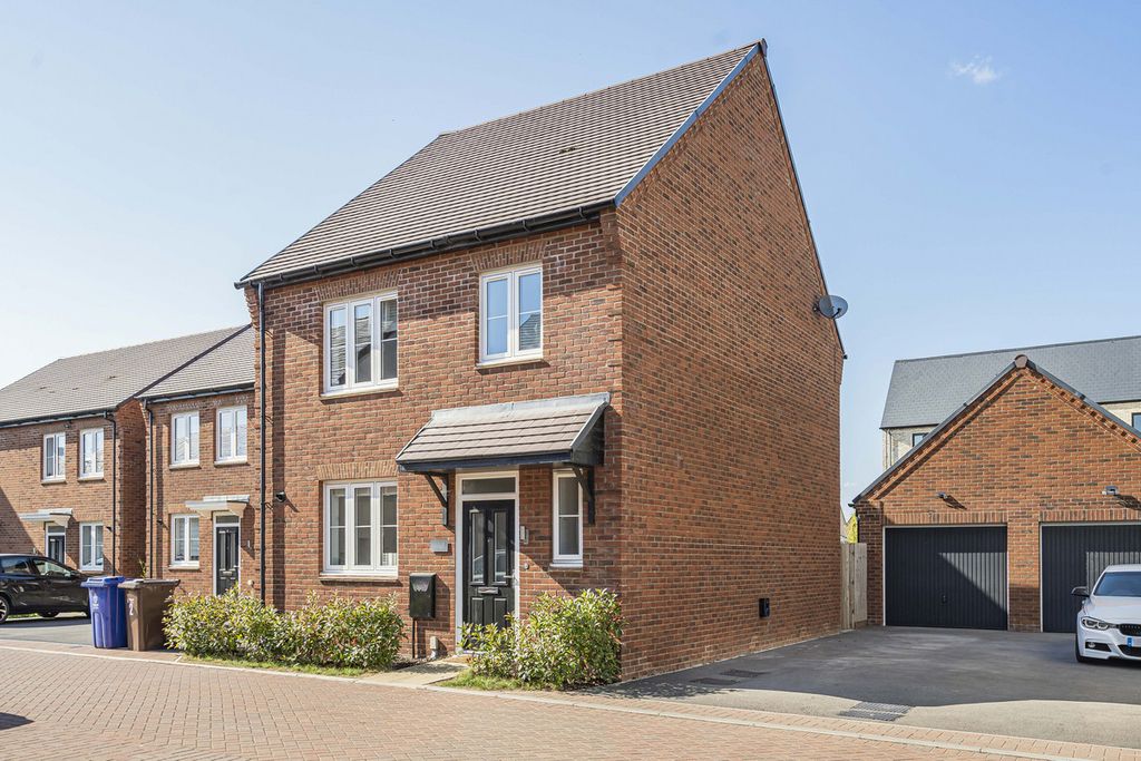 Property photo 1 of 28