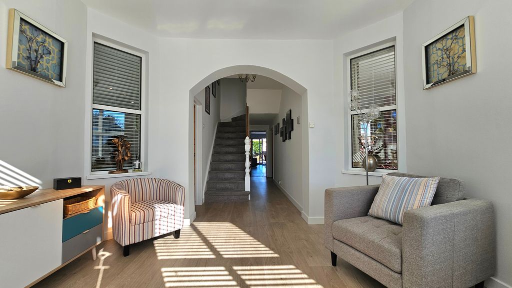 Property photo 3 of 45 Entrance Vestibule