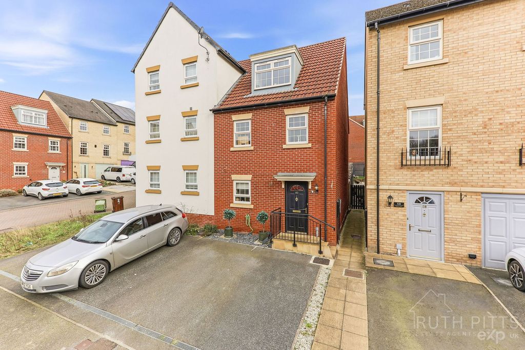 Property photo 2 of 28