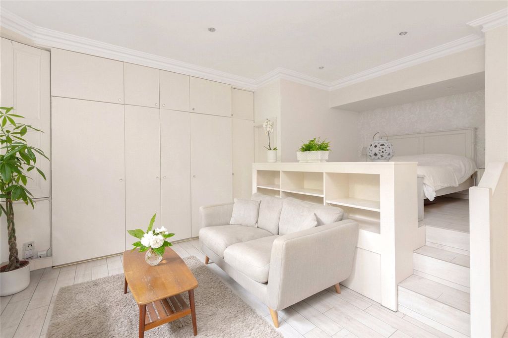 Property photo 3 of 12 Picture No. 17