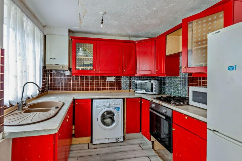 Property photo 1 of 12