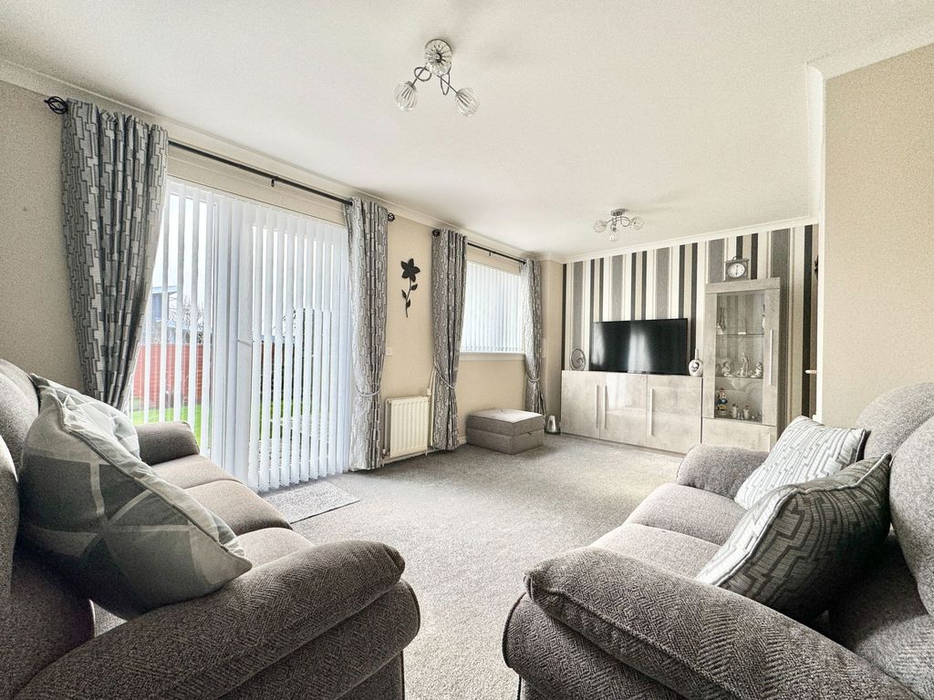 Property photo 2 of 23