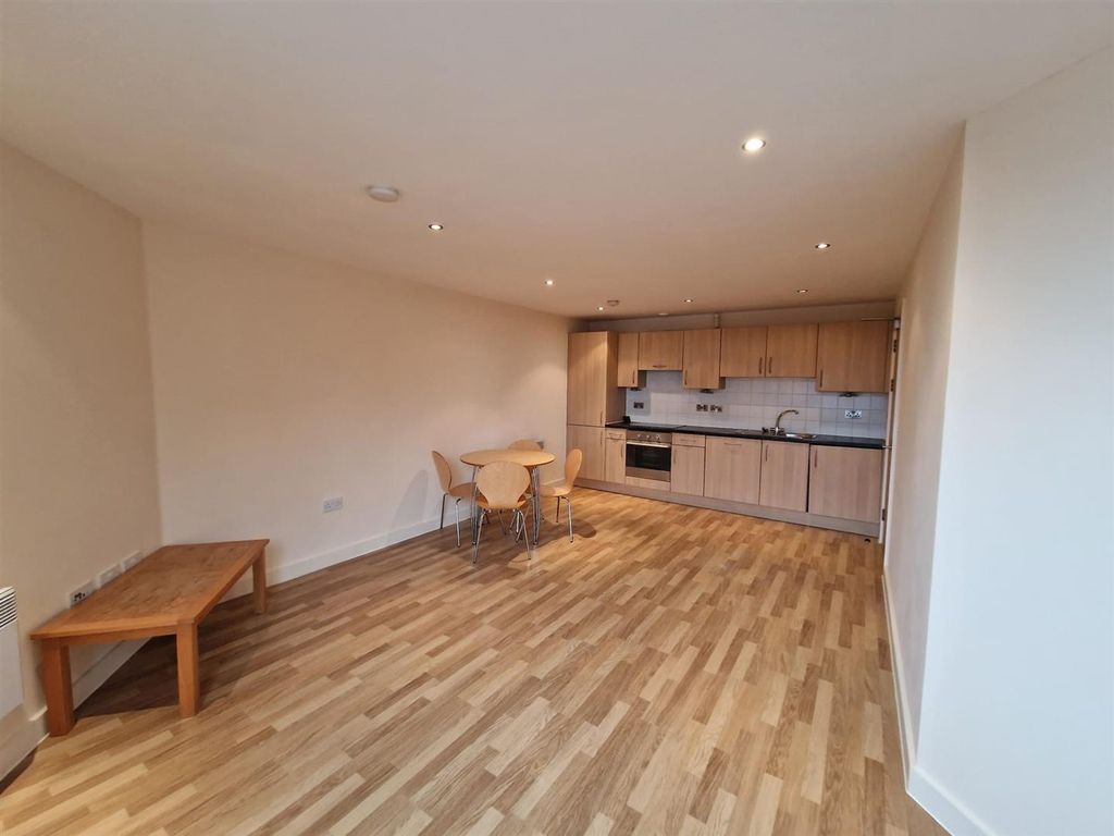 Property photo 2 of 9 310 Pearl 3.Jpg