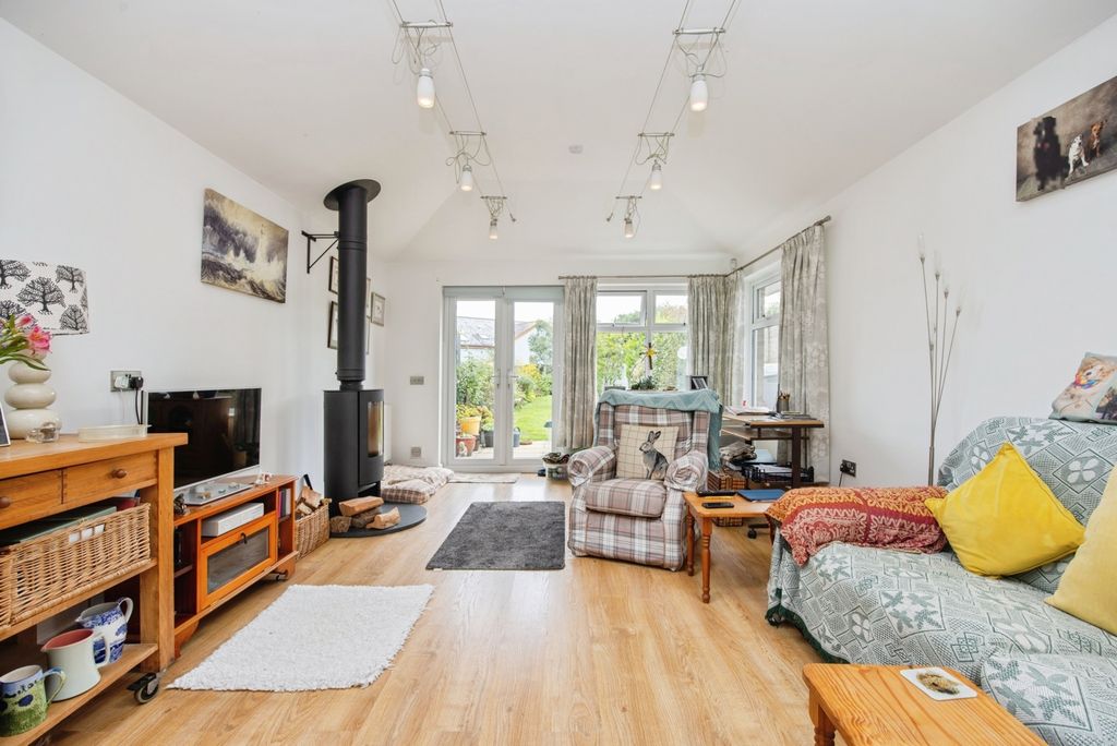 Property photo 2 of 22 Pbox-Img.Jpg