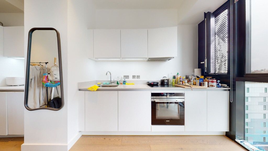 Property photo 2 of 16 Kitchen