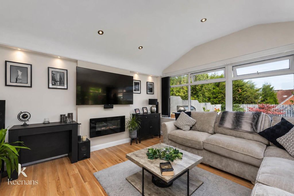Property photo 3 of 45 3.Jpg