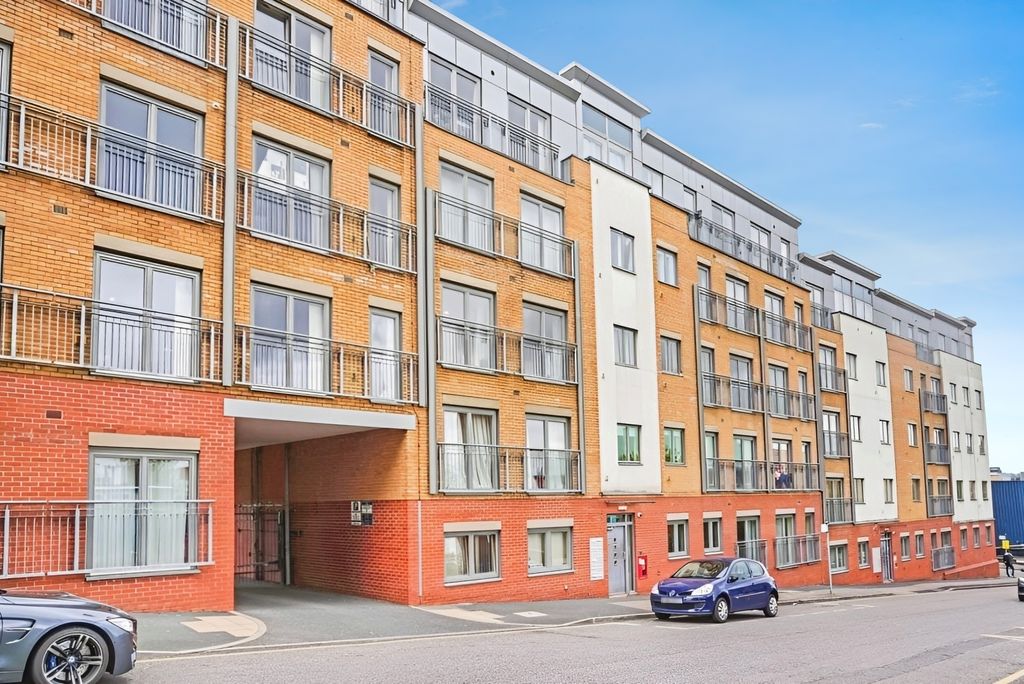 Property photo 1 of 12 02166234-Front