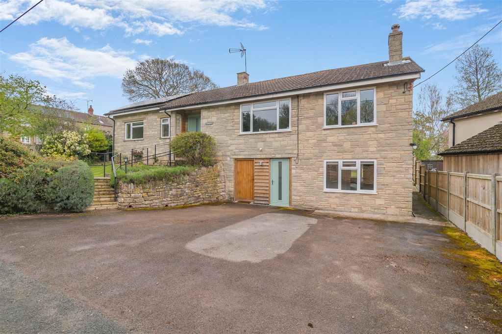 Property photo 1 of 42