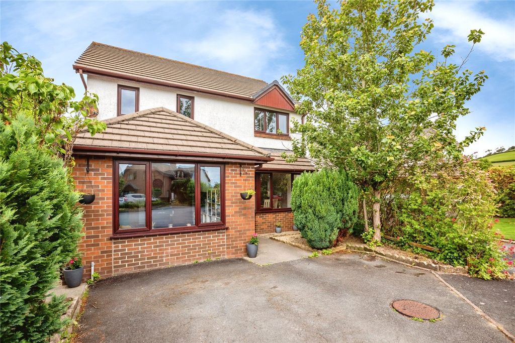 Property photo 3 of 28 Picture No. 11