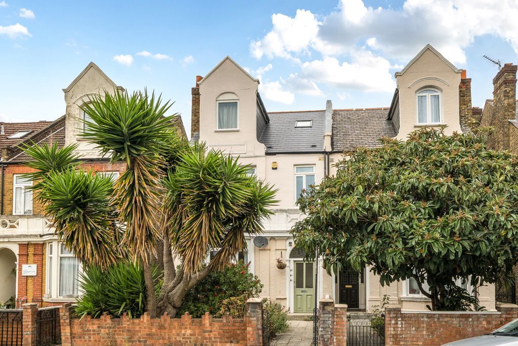 Property photo 1 of 14 External