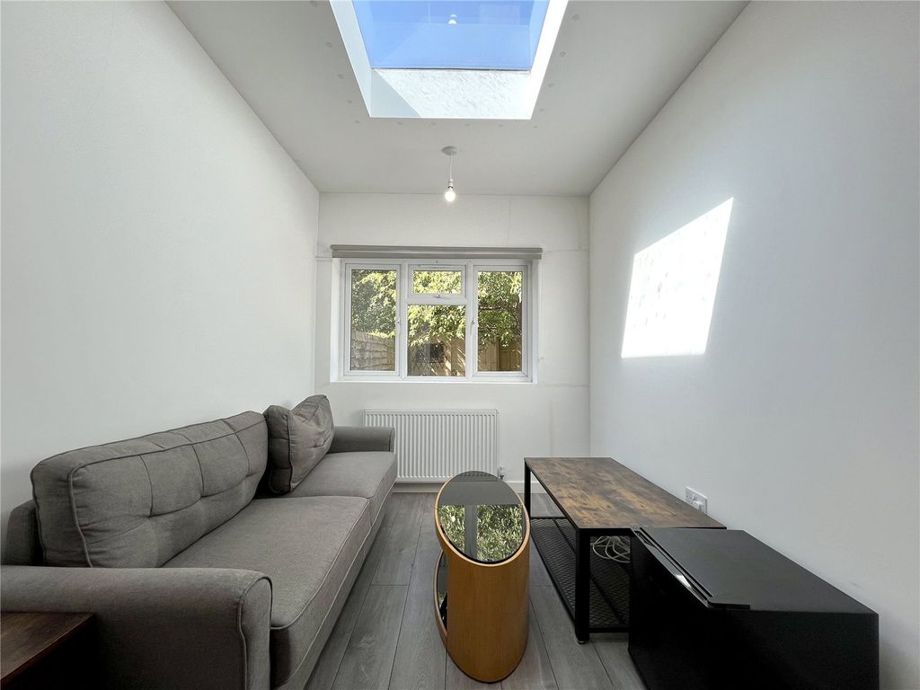 Property photo 2 of 9 Picture No. 03