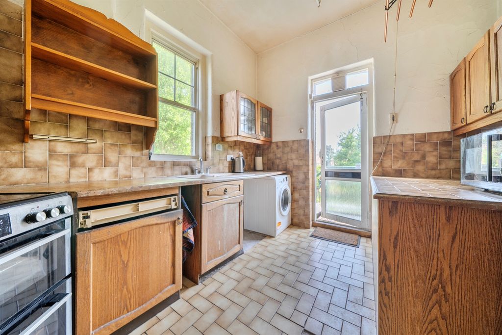 Property photo 2 of 20